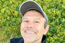 Вакарчук очаровал сеть яркими фото с отдыха в Карпатах