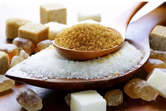 Світові ціни на цукор продовжують рости: до чого готуватися споживачам
