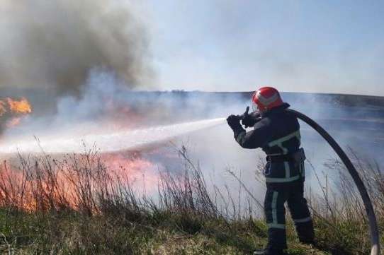 В Україні рятувальники оголосили надзвичайну пожежну небезпеку