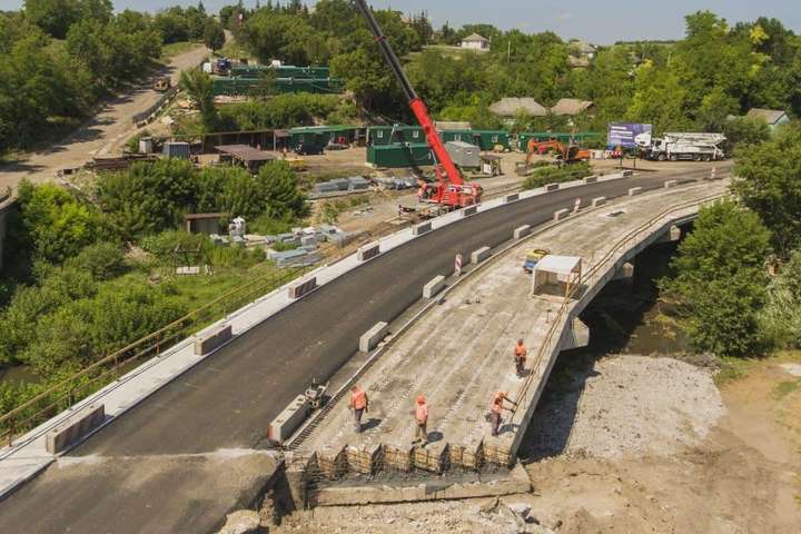 Для прискорення будівництва моста через Дністер Кишинів має узгодити низку питань – Омелян