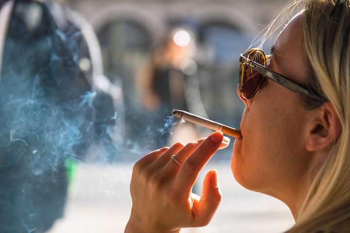 Чому курців не треба лякати раком легень, – розповідає лікарка 