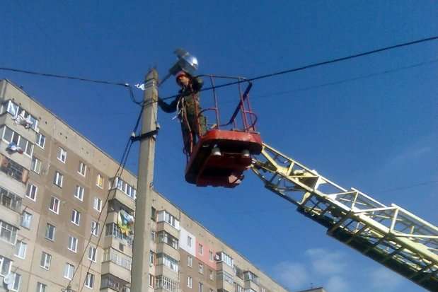 Відключення електроенергії на Київщині. Де не буде світла 18 серпня (перелік)