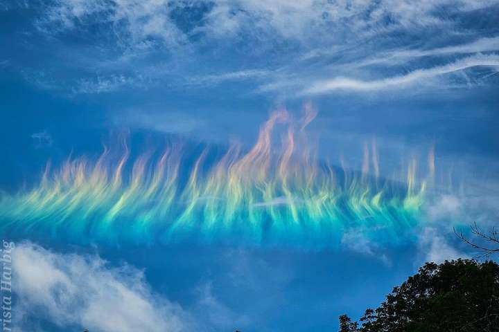 Полум'я в небі: у США зафіксували рідкісне атмосферне явище (фото)