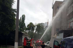 Загорання сталося на четвертому технічному поверсі складської будівлі