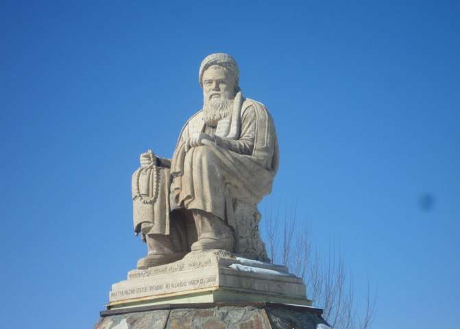 Таліби підірвали статую свого давнього ворога