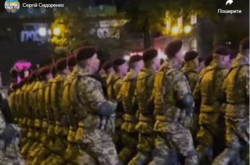 Військові у центрі Києва на репетиції параду співали «Путін – х#йло»? (відео)