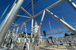  На Михайлівській площі вже змонтували конструкції для проведення фестивалю 
  
   