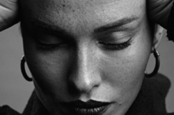 Певица и модель Даша Астафьева