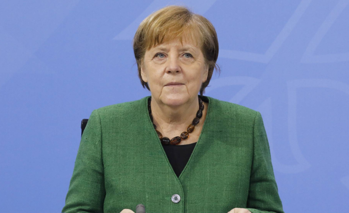 Президент Украины ждет от Меркель энергетические гарантии для Украины