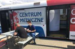  Чим вакцинація у Польщі відрізняється від України – аналітик навів цікаві дані 