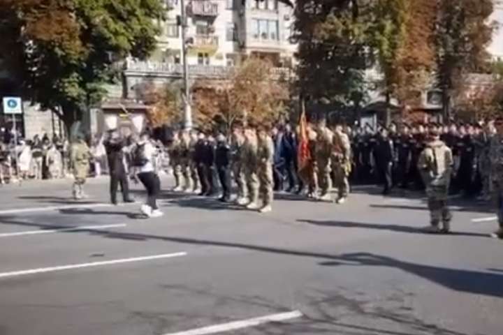 Під час другої репетиції українські військові знову виконали кричалку про Путіна (відео)