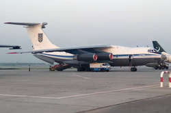 Український літак евакуював людей з Кабула