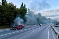 У районі Дорогожичів горів автомобіль