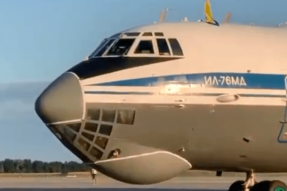 В Києві сів літак з евакуйованими з Афганістану