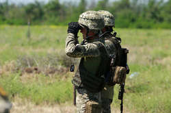 Окупанти після добового затишшя знову порушують домовленості про припинення вогню