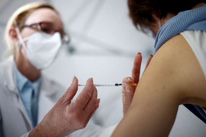 В Україні за добу проти коронавірусу вакциновано понад 66 тисяч осіб