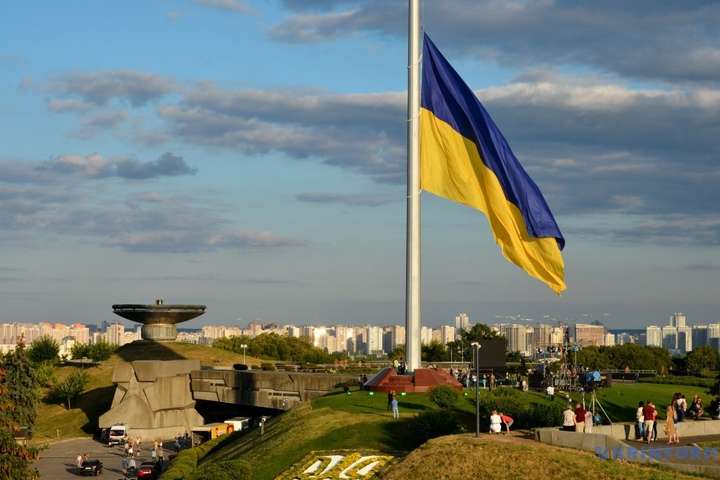 Київ розгорне найбільший державний прапор: оголошене місце і час