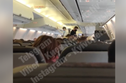 У Борисполі через затримку рейсу у літаку стало зле пасажирам (відео)