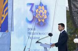 Президент Володимир Зеленський у центрі столиці вручив державні нагороди низці громадян
