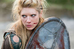 Моя Родина – Украина. Звезда «Викингов» посетила Киев и показала своих предков