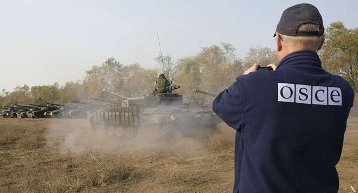 Миссия ОБСЕ заметила танки и гаубицы оккупантов на Донбассе