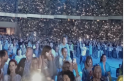 Мистика на концерте ко Дню Независимости: во время выступления «Скрябина» на фан-зону одновременно упали все дроны (видео)