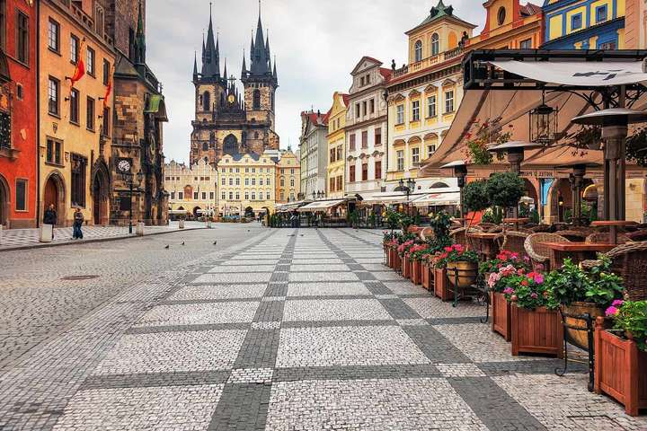 Чехія відкрилася для українських туристів: умови в'їзду