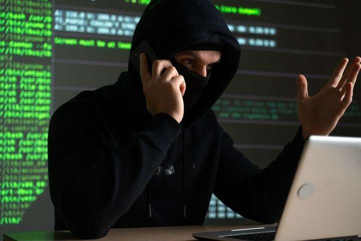 Кіберполіція Київщини дала поради, як убезпечитись від онлайн-шахрайства
