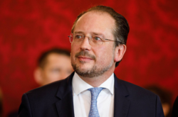  Глава МИД Австрии отметил, что нежелание посещать оккупированный Крым «часть того пакета разногласий, где у нас очень четкая линия» 