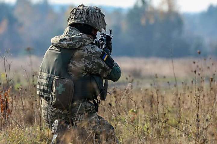Доба на Донбасі: бойовики гатили з гранатометів і кулеметів