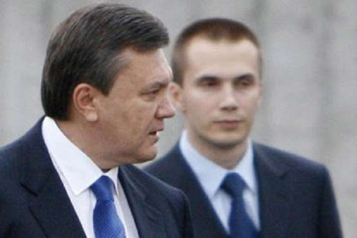 Дело «Межигорья»: суд разрешил начать расследование в отношении Януковича и его сына