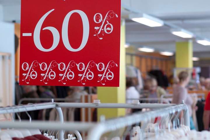 Латвія збирається заборонити магазинам маніпулювати знижками