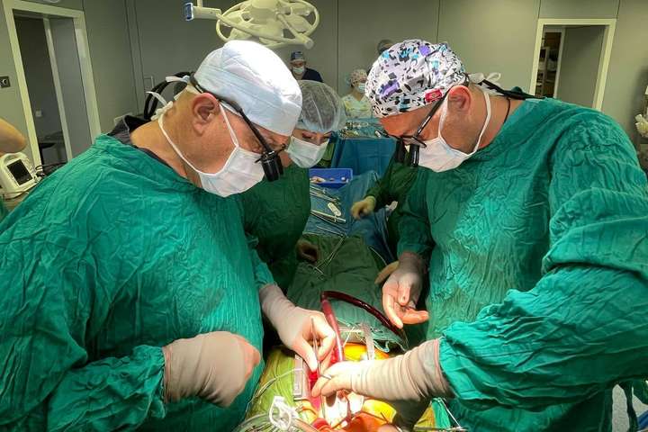 В Олександрівській лікарні Києва утретє проведено унікальну операцію на серці