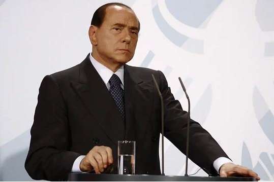 Сільвіо Берлусконі госпіталізували до лікарні 