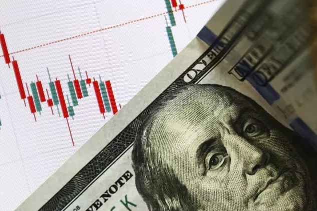 Експерти вважають доцільними довгострокові валютні накопичення - Долар різко пішов угору: купуємо валюту, чи вже пізно?
