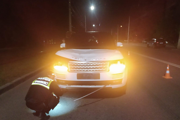 У Вінниці неповнолітній водій Land Rover збив насмерть жінку (відео)