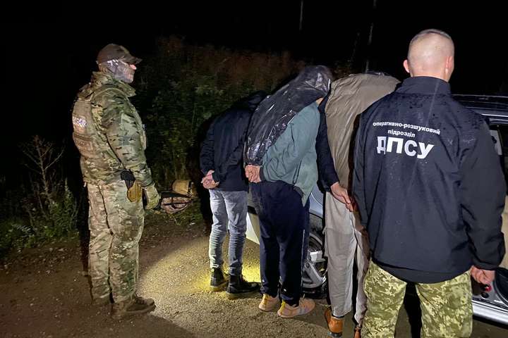 На україно-румунському кордоні затримано нелегалів із Афганістану та Пакистану