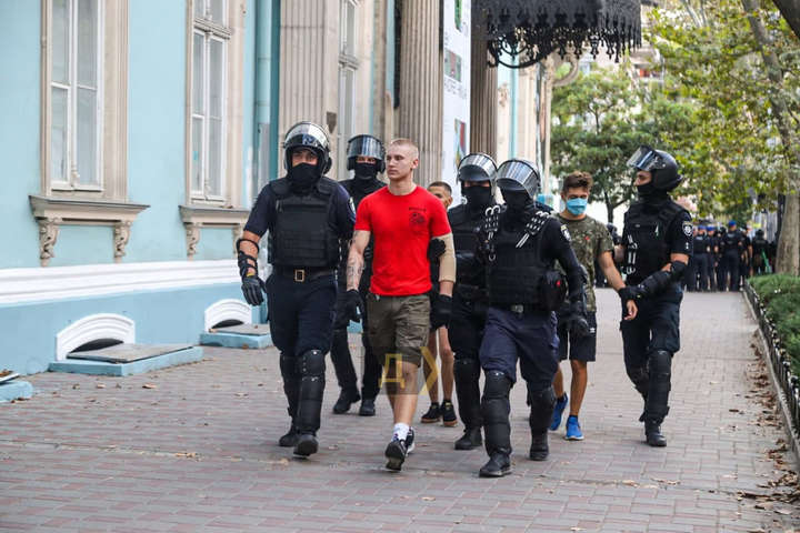 В Одесі за сутички з правоохоронцями покарають понад 60 людей