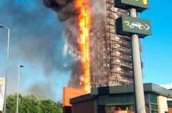 У Мілані горить житловий будинок