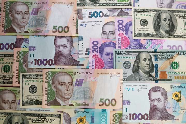 Долар та євро подорожчали. Курс валют від Нацбанку на 30 серпня