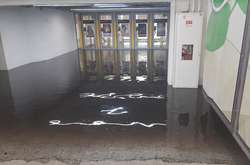 У Києві станція метро «Героїв Дніпра» опинилася у полоні води (фото, відео) 