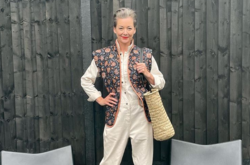 Пожилая британка начала носить свою одежду 30-летней давности и прославилась в сети (фото)