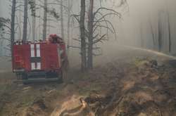 У Луганській області триває ліквідація пожежі у лісі