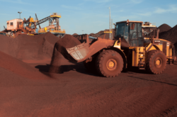 Мировые цены на железную руду упали ниже годового максимума