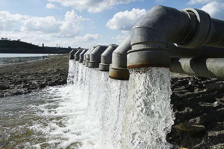 Дефіцит води в Криму. Окупанти знову обіцяють вирішити проблему: чекати треба 10 років
