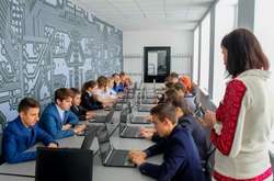 Миллиард на ноутбуки и почти 100 млрд на зарплаты: Минфин рассказал о финансировании образования