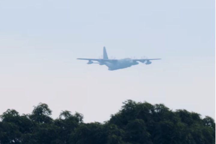 У небі над Києвом помітили військово-транспортні літаки американського спецназу (відео)