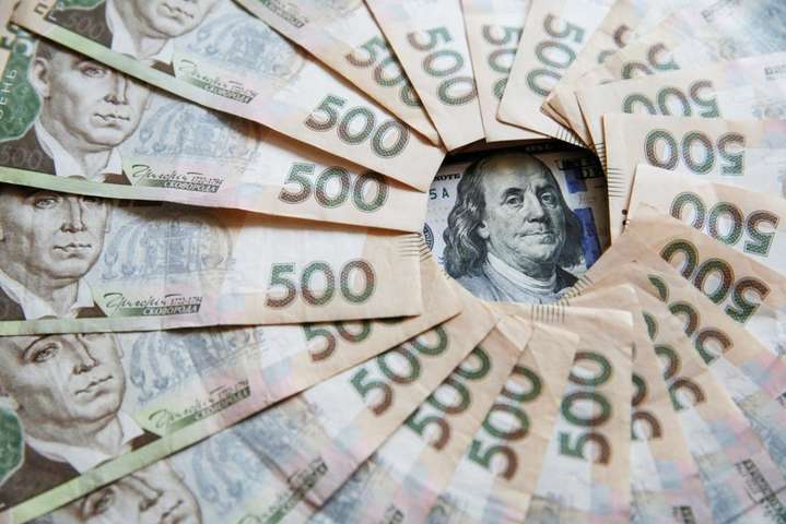 Українці в серпні збільшили купівлю валюти в 5,5 раза