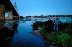 У Києві чоловік стрибнув з Північного мосту (фото)