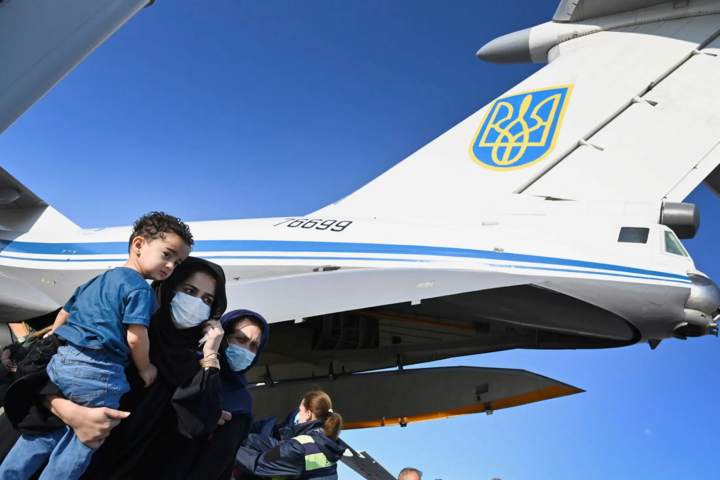 Около 200 украинцев просят эвакуации из Афганистана – МИД